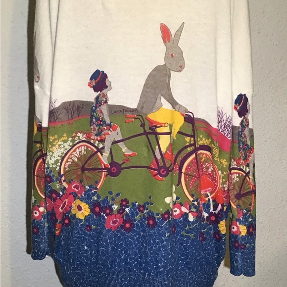 Miss Jolie London oversized graphic blouse size medium - Picture 3 of 7